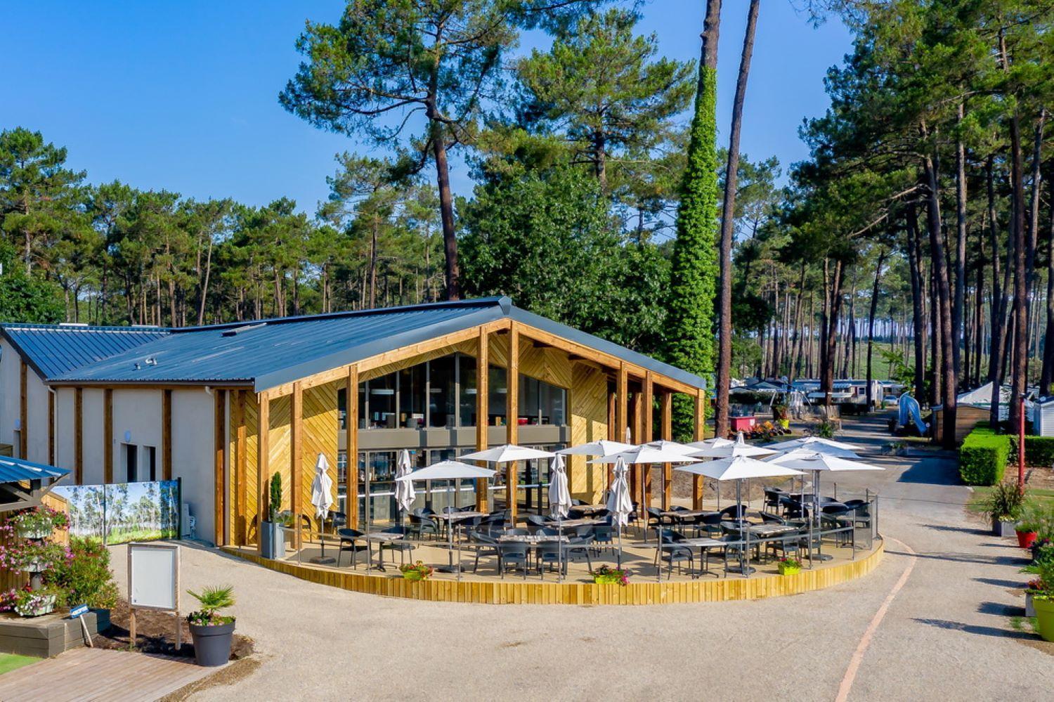 Sbvacances Tout Confort 2Ch Et 1Sdb, Environnement Calme Et Verdoyant Dans Camping 4 Etoiles Сен-Жулиен-ан-Борн Екстериор снимка